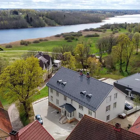 Castle Hills